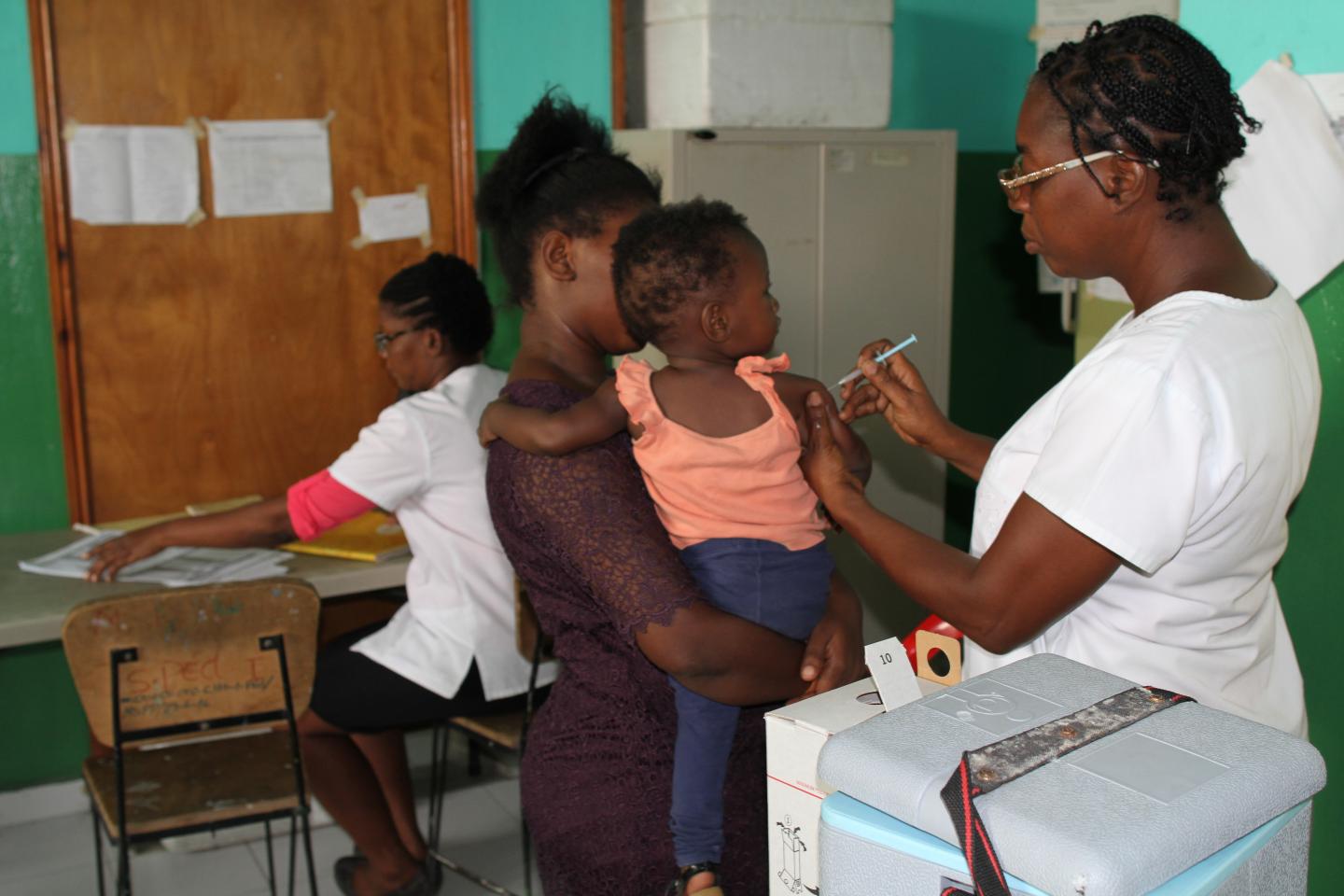 Semaine mondiale de la vaccination : plus de 225 000 enfants âgés d’un à six ans ont été vaccinés contre la diphtérie en Haïti